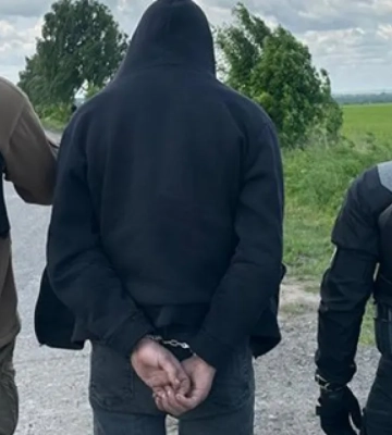 СБУ затримала на Рівненщині  агента ФСБ, який готував удари по аеродромах ЗСУ