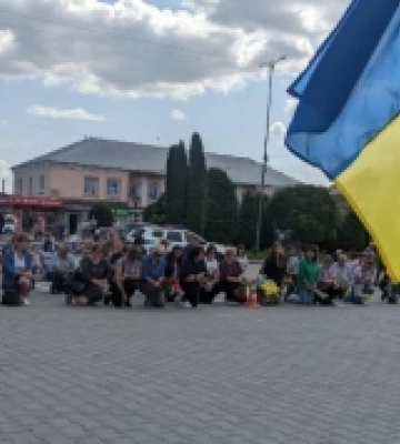 У Корці попрощалися з полеглим молодшим сержантом Олександром Мельничуком