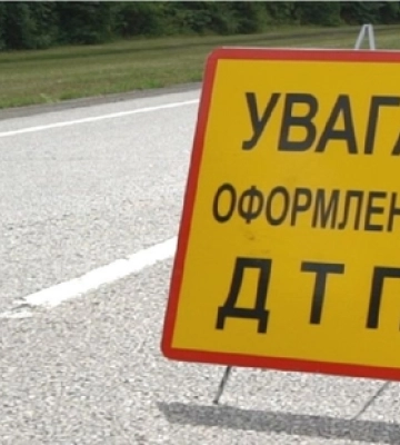 Аварія в Луцьку: мотоцикл не розминувся з легковиком (відео)