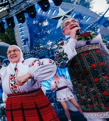 Директор Сердючки, которая спела в Киеве на русском, впервые прокомментировал скандал