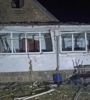 На Київщині внаслідок атаки російських дронів поранений чоловік, пошкоджені чотири будинки
