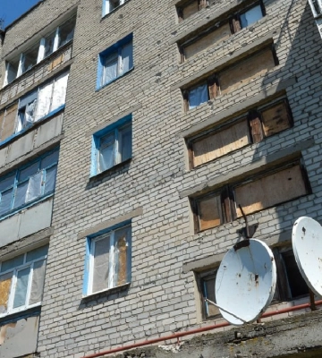 В Одессе 7-летний мальчик выпал из окна многоэтажки: что с ребенком