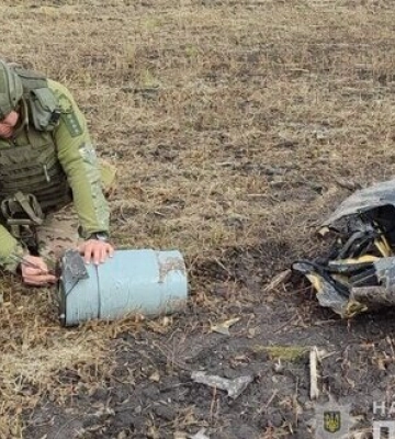 РФ із ночі атакує Суми безпілотниками. Пошкоджено адмінбудівлю