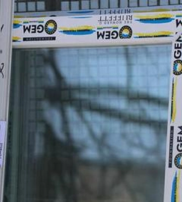 Постраждалим будинкам внаслідок обстрілу у Полтаві замінять понад 400 вікон