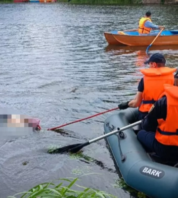 На Київщині з річки дістали тіло невідомої жінки