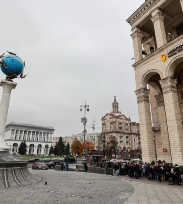 У Києві погасили марки, присвячені сторіччю дитячого табору "Артек"