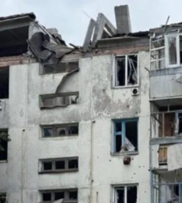 Росіяни обстріляли багатоповерхівку у Гуляйполі — обійшлося без жертв