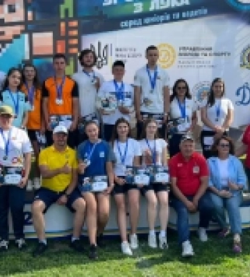 У Львові для військових та цивільних із порушеннями зору запускають проєкт з адаптивної стрільби з лука 