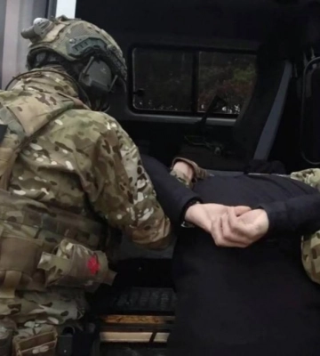 У «ЛНР» чоловіка звинувачують у причетності до служби у батальйоні «Айдар» У «ЛНР» чоловіка звинувачують у причетності до служби у батальйоні «Айдар»