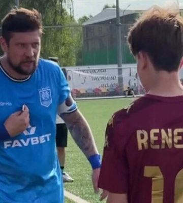 Клуб Медіаліги вигнав 16-річного блогера, який просив Селезньова спілкуватися українською мовою Клуб Медіаліги вигнав 16-річного блогера, який просив Селезньова спілкуватися українською мовою