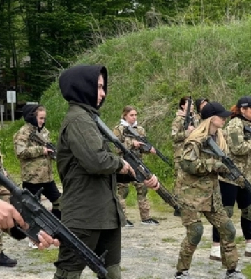 Такмед та вогнева підготовка: понад тисячу лучан пройшли навчання за програмою військового вишколу Такмед та вогнева підготовка: понад тисячу лучан пройшли навчання за програмою військового вишколу