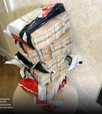 На Львівщині викрили схему розкрадання понад 64 млн грн під час закупівлі вантажівок для військових