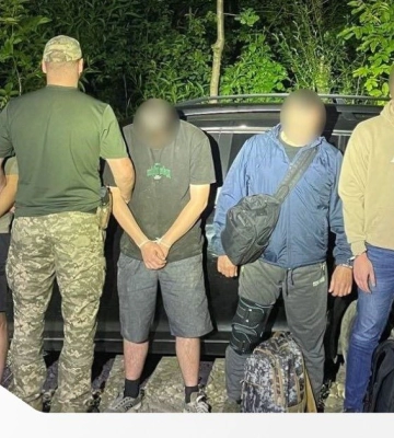 На Закарпатті поліція затримала ще двох переправників ухилянтів через кордон