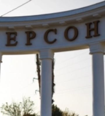 Наслідки обстрілів Херсонщини: четверо людей постраждали
