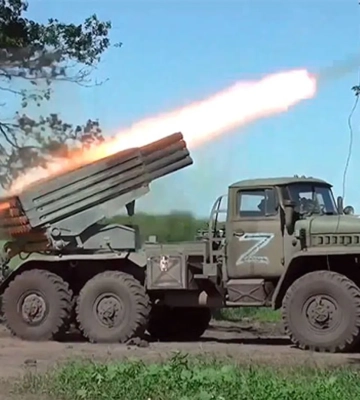Наші захисники атакували російську РСЗВ БМ-21 "Град", заряджену хімічною зброєю: відбулась детонація. ВIДЕО