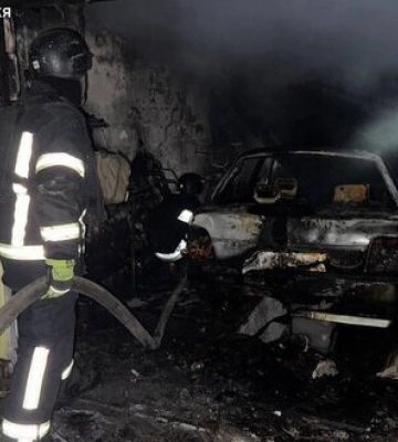 Ворог завдав по Запоріжжю щонайменше 4 удари: руйнування на кількох підприємствах, пошкоджені будинки. ВIДЕО