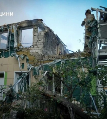 Окупанти дронами на світанку атакували Одесу: пошкоджений інклюзивний центр для дітей, поранені 13 людей