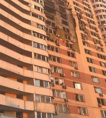 В столичную девятиэтажку было прямое попадание баллистики. Подъезд разрушен до подвала, - Клименко. ВИДЕО+ФОТОрепортаж