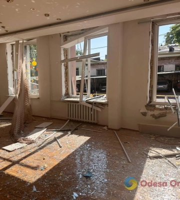 Окупанти дронами на світанку атакували Одесу: пошкоджений інклюзивний центр для дітей, поранені 13 людей