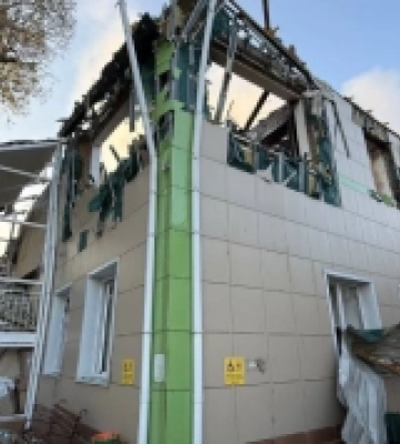 Внаслідок обстрілу в Одесі постраждав інклюзивний центр