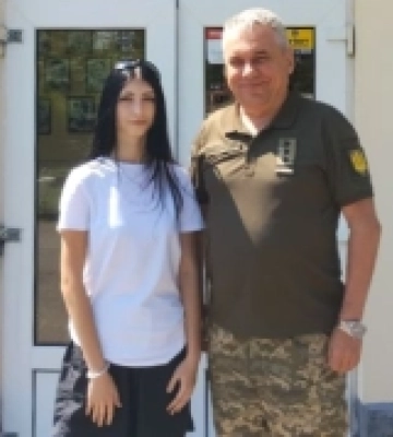 Перша дівчина подала документи до військової філії ліцею в Олександрії