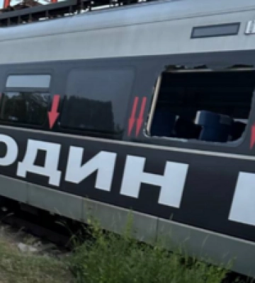 УЗ: Поврежденный во время атаки поезд оперативно восстановили и запустили по графику