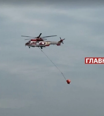 На місці ворожих ударів у Києві активно працюють два гелікоптери - МВС