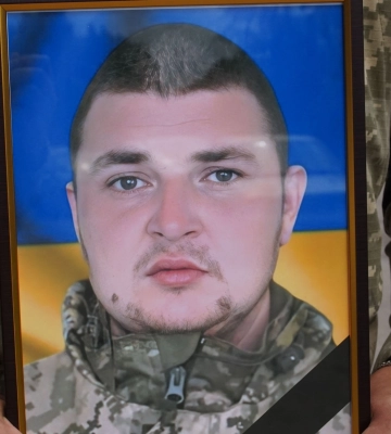 У Лебедині попрощалися з полеглим героєм Денисом Васильченком