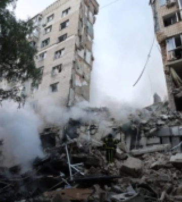 У багатоповерхівку в Києві влучила російська крилата ракета, зайшла приблизно на рівні 4 поверху, – Клименко