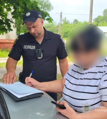 Жителька Шостки відповідатиме перед судом за поширення фейків про поліцію Жителька Шостки відповідатиме перед судом за поширення фейків про поліцію