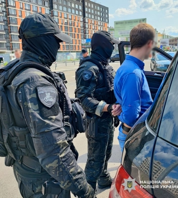Працевлаштування за гроші на посади з «бронею»: затримано зловмисника з Київщини