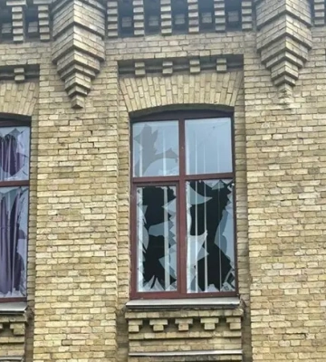 В результате атаки РФ на Киев повреждения получили исторические корпуса Киевского политеха — фото