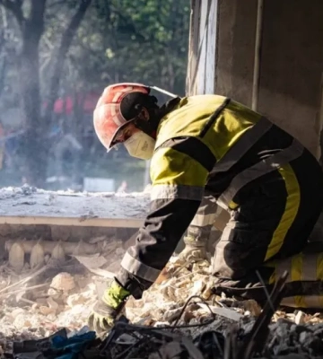 У Києві уламок ракети влучив у гуртожиток медуніверситету імені Шупика
