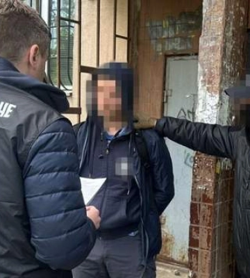 Наводив ракетно-дронові удари РФ по Київщині: СБУ повідомила про затримання російського агента