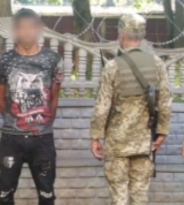 Прикордонники Чопського загону на Ужгородщині затримали трьох юнаків поблизу кордону зі Словаччиною