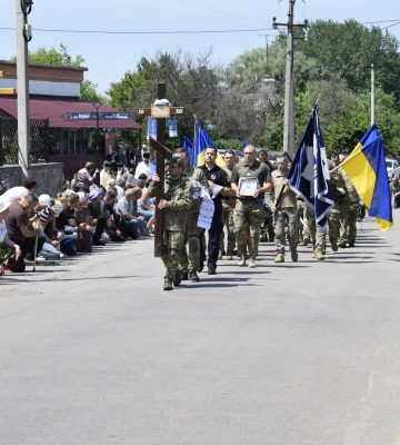 У Кам’янці попрощалися із поліцейським, який загинув на Донеччині