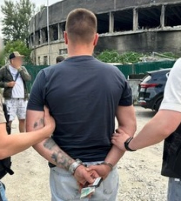 Чоловік у Києві за дві тисячі доларів обіцяв зняти військовозобов’язаного з розшуку