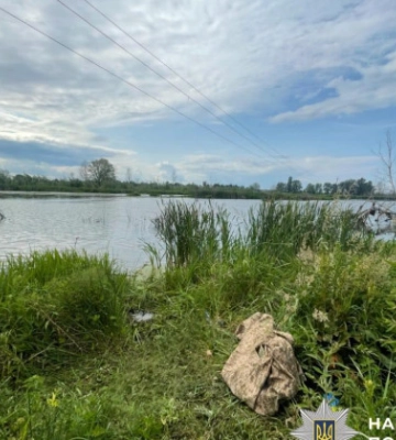 У Києві деблокували тіло людини на місці ракетного удару
