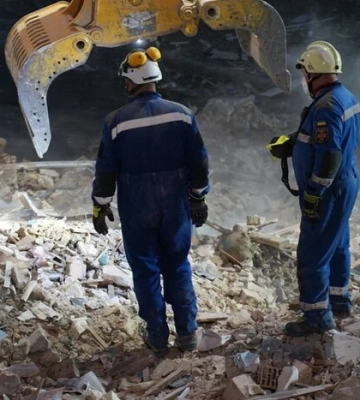 З-під завалів частково зруйнованого будинку у Києві дістали тіла ще трьох осіб