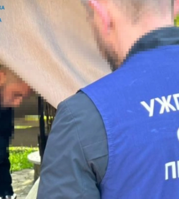 100–200 євро з людини — на Закарпатті викрили схему з «прискореними» закордонними паспортами