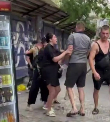 В Одесі два чоловіка напідпитку напали на ветерана без ноги