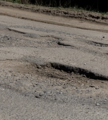 На Полтавщині ремонтують дорогу в аварійному стані