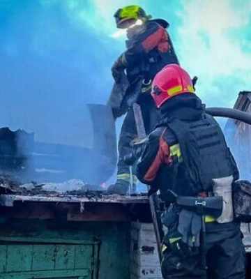 В Ізюмі російські дрони вдарили по приватному сектору: є постраждалі
