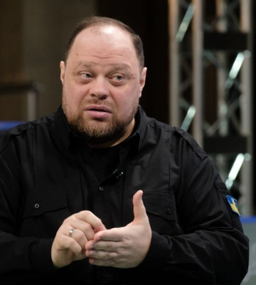 Стефанчук ответил на упреки о несправедливости санкций против граждан Украины Стефанчук ответил на упреки о несправедливости санкций против граждан Украины