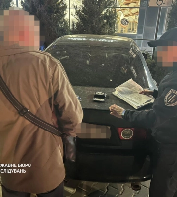15 тис. доларів за списання з військового обліку: на Одещині судитимуть правоохоронця