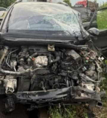 У Шептицькому авто зіткнулось із вантажівкою: постраждала жителька Волинської області