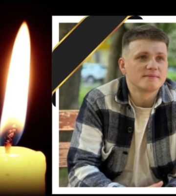 Під завалами в Києві загинув 31-річний Дмитро Ісаєнко — саме його батьки чекали весь день біля руїн будинку Під завалами в Києві загинув 31-річний Дмитро Ісаєнко — саме його батьки чекали весь день біля руїн будинку