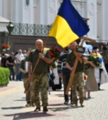 Луцька громада провела в останню путь загиблого захисника Олександра Лижнюка