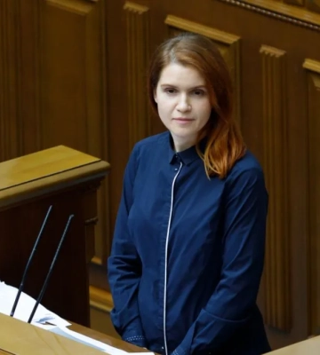 «Молодий, світлий, добрий». 31-річний Дмитро Ісаєнко загинув під завалами дев’ятиповерхівки — саме його батьки чекали весь день біля руїн
