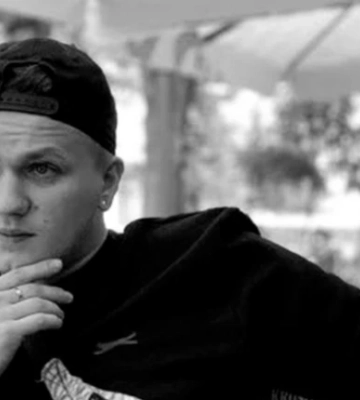 Вчився на магістратурі: що відомо про загиблого киянина, якого батьки цілий день чекали біля руїн Вчився на магістратурі: що відомо про загиблого киянина, якого батьки цілий день чекали біля руїн